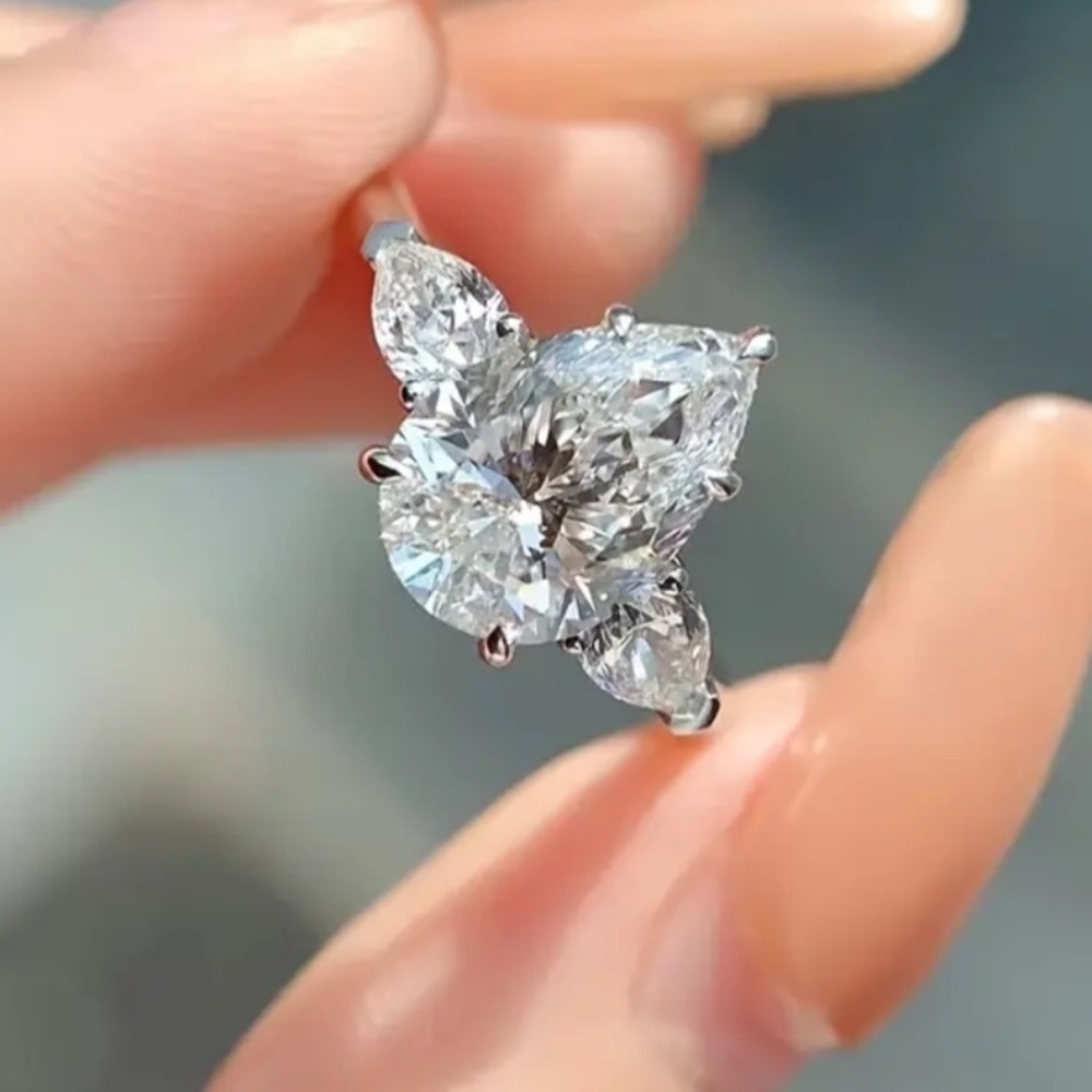 2 Carat Moissanite S925 Sterling Silvery Pear Cut Ring Size 6 - Picture 2 of 9